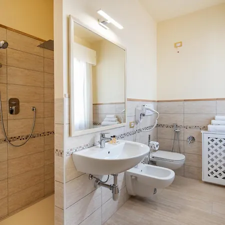 Regina Elena オルビア